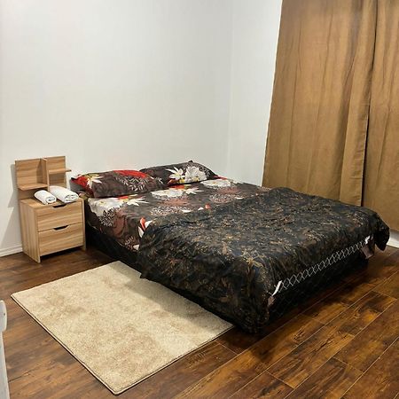 Queen Bedroom Near Sheridan College Brampton Bagian luar foto