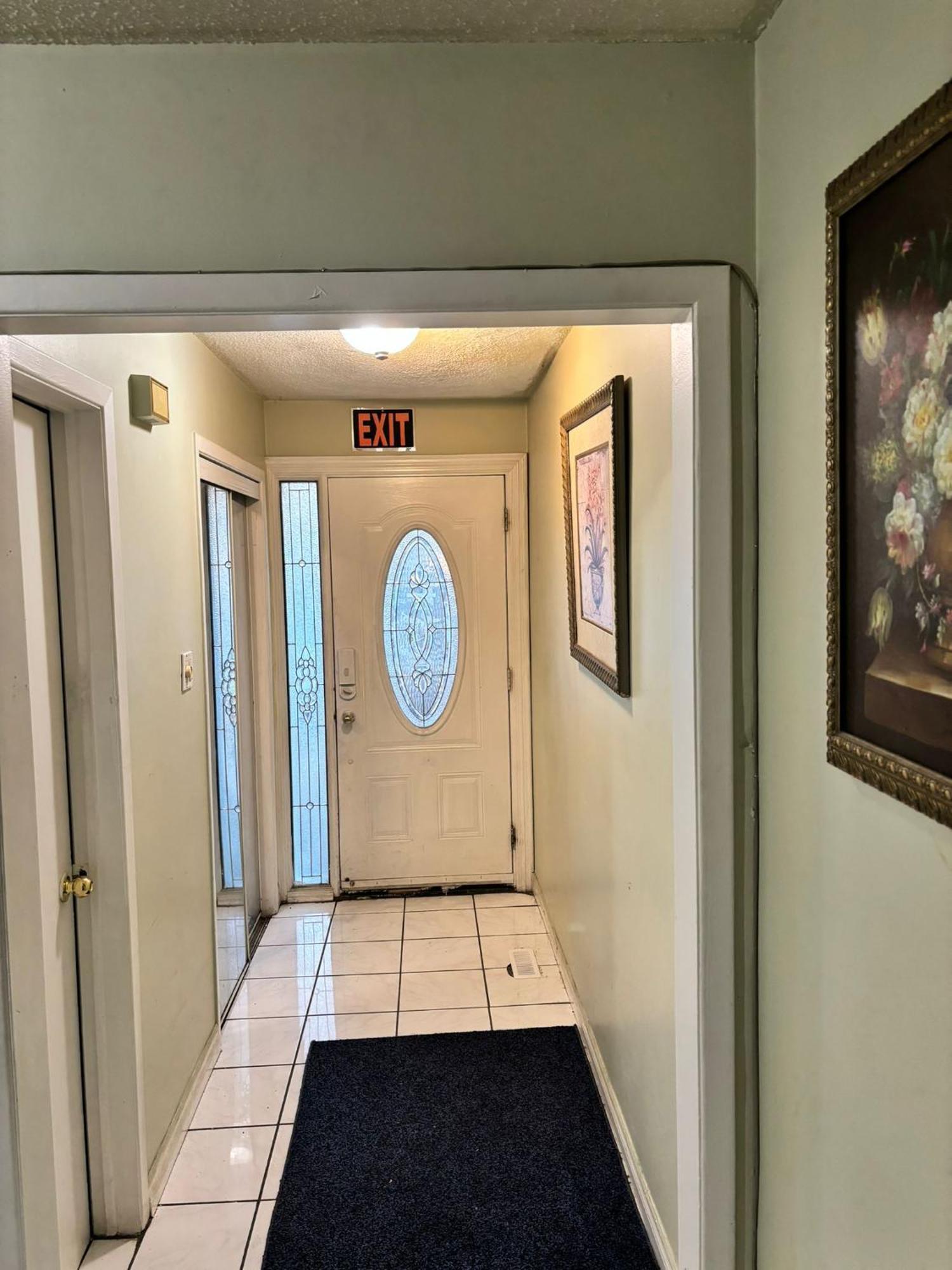 Queen Bedroom Near Sheridan College Brampton Bagian luar foto